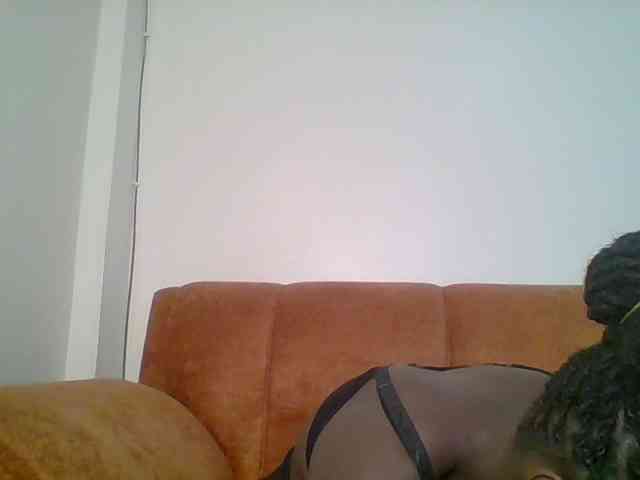 Hot-sexy-bitch webcam