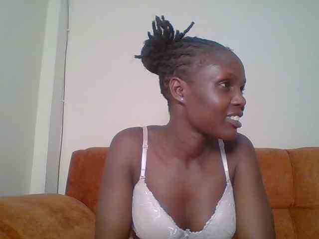 Hot-sexy-bitch webcam