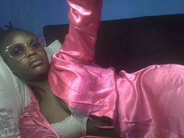 Hot-sexy-bitch webcam