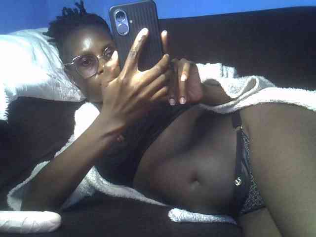 Hot-sexy-bitch webcam