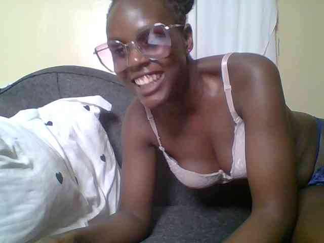 Hot-sexy-bitch webcam