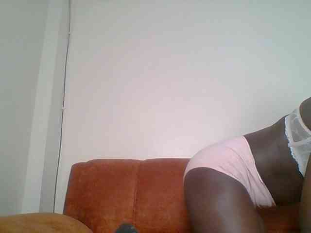 Hot-sexy-bitch webcam