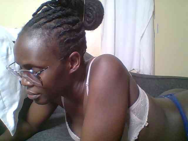 Hot-sexy-bitch webcam