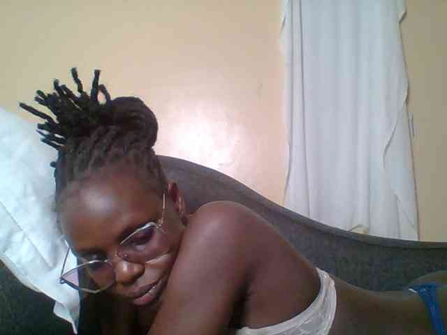 Hot-sexy-bitch webcam