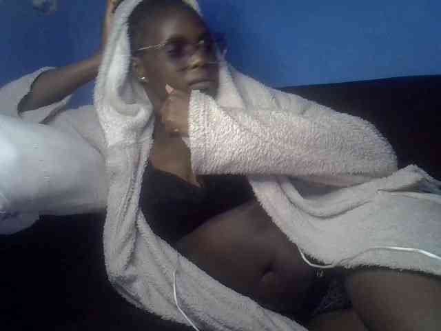 Hot-sexy-bitch webcam