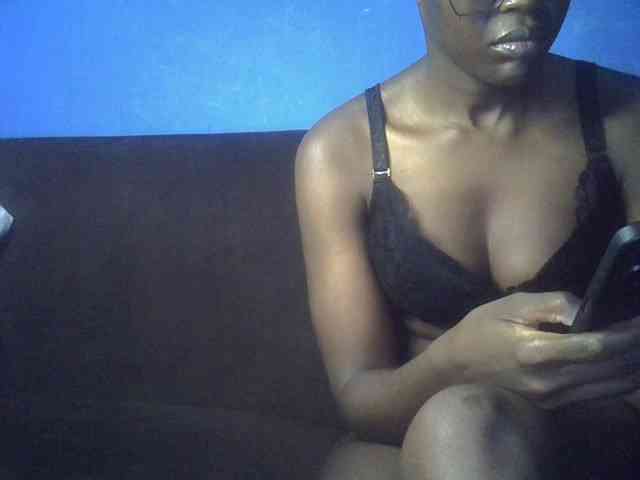 Hot-sexy-bitch webcam