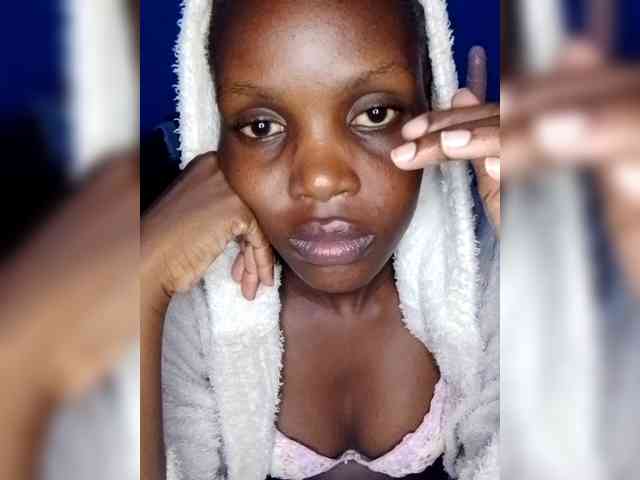 Hot-sexy-bitch webcam