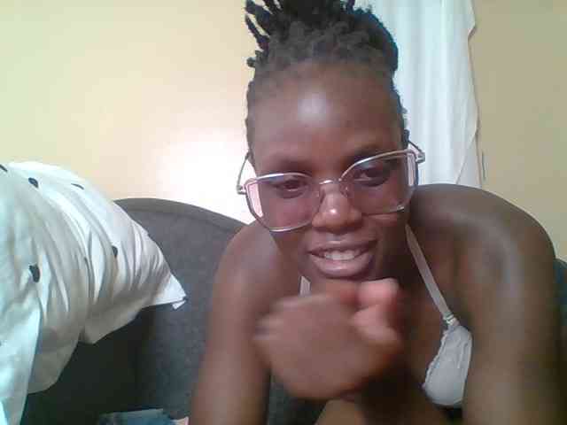 Hot-sexy-bitch webcam