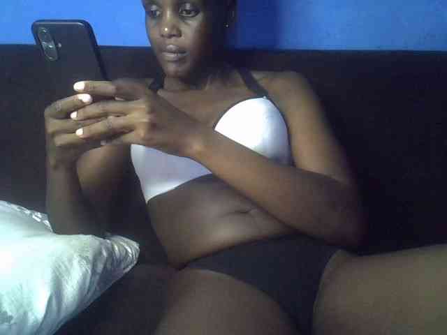 Hot-sexy-bitch webcam