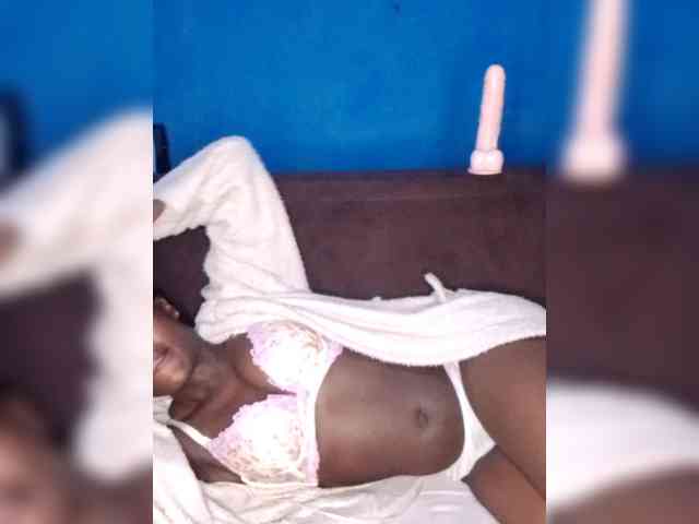 Hot-sexy-bitch webcam