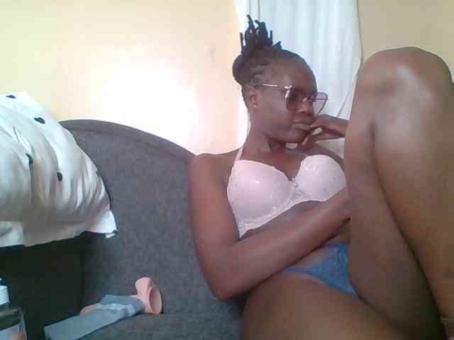 Hot-sexy-bitch webcam