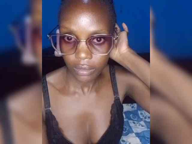 Hot-sexy-bitch webcam