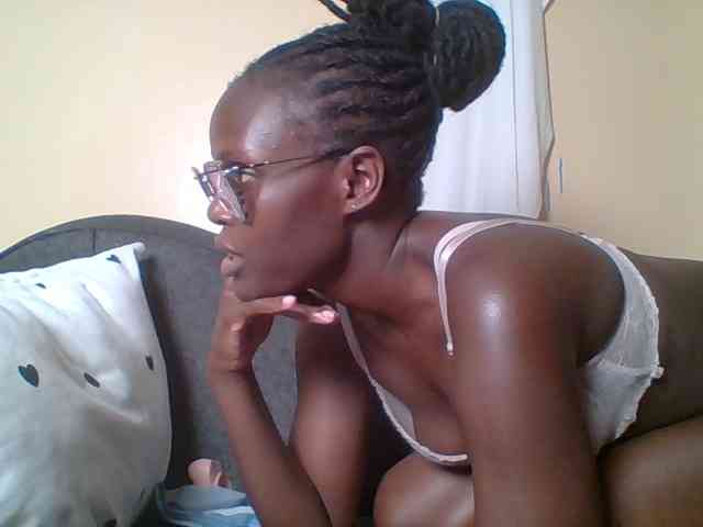 Hot-sexy-bitch webcam