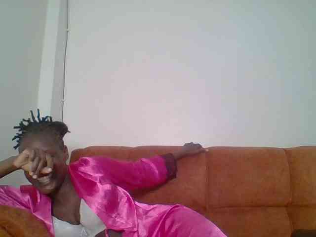 Hot-sexy-bitch webcam