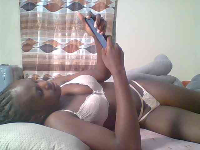 Hot-sexy-bitch webcam