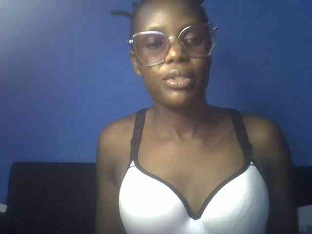 Hot-sexy-bitch webcam