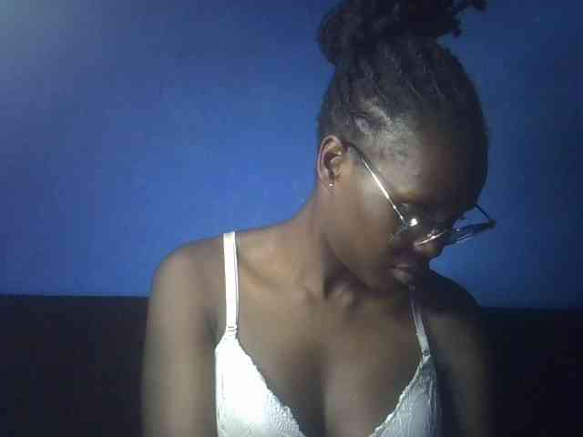 Hot-sexy-bitch webcam