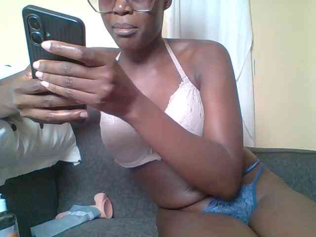 Hot-sexy-bitch webcam