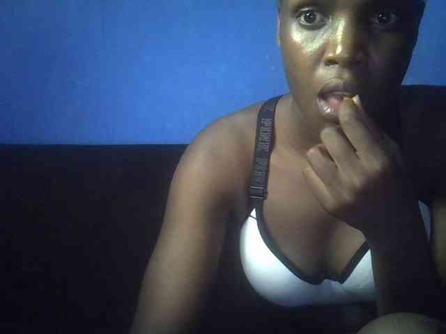 Hot-sexy-bitch webcam