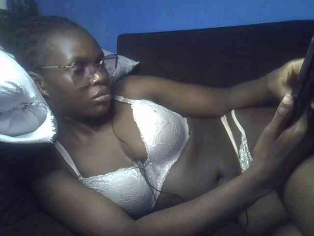 Hot-sexy-bitch webcam