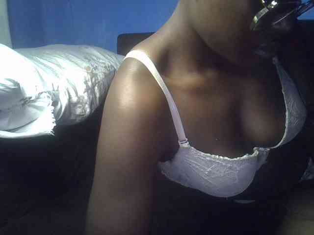 Hot-sexy-bitch webcam