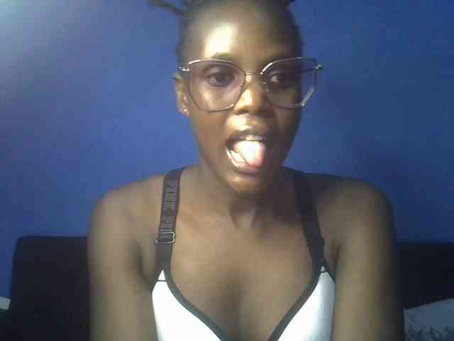 Hot-sexy-bitch webcam