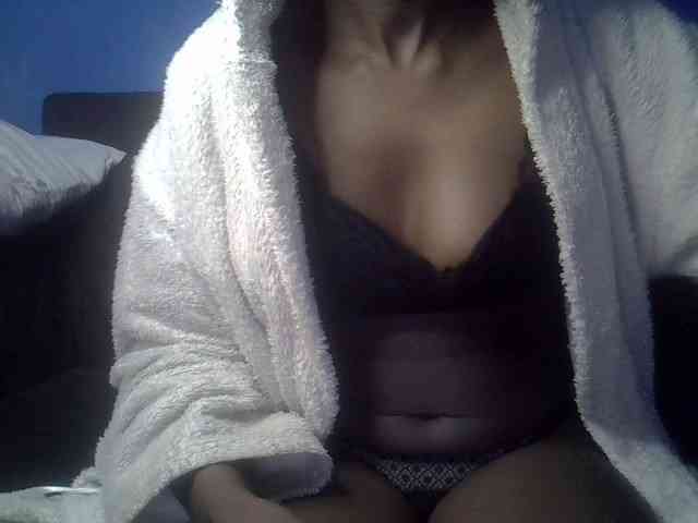 Hot-sexy-bitch webcam