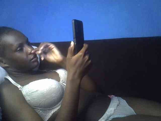 Hot-sexy-bitch webcam