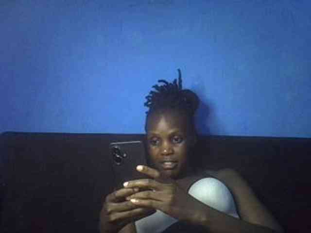 Hot-sexy-bitch webcam