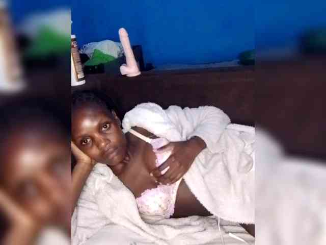 Hot-sexy-bitch webcam