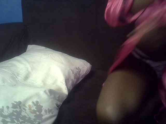 Hot-sexy-bitch webcam