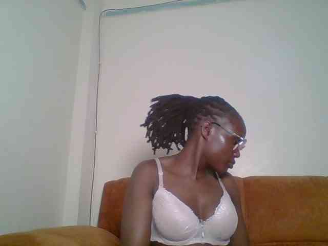 Hot-sexy-bitch webcam