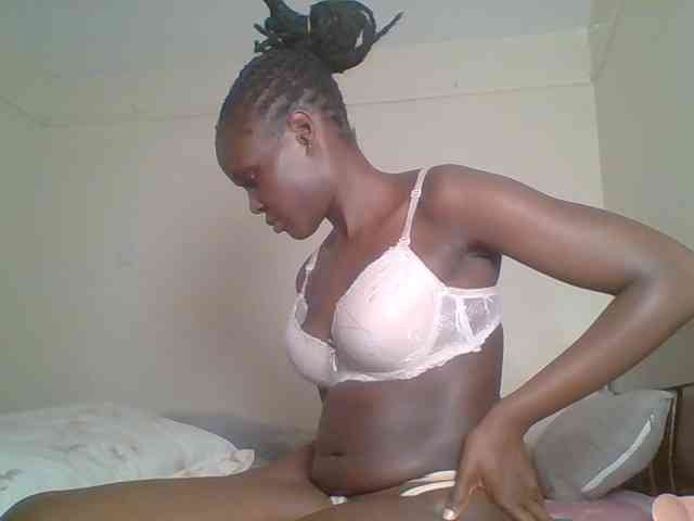 Hot-sexy-bitch webcam