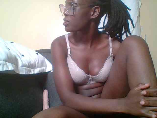 Hot-sexy-bitch webcam