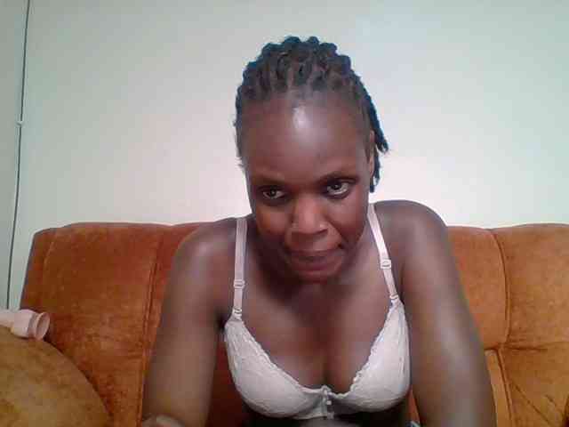 Hot-sexy-bitch webcam