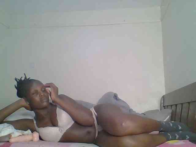 Hot-sexy-bitch webcam