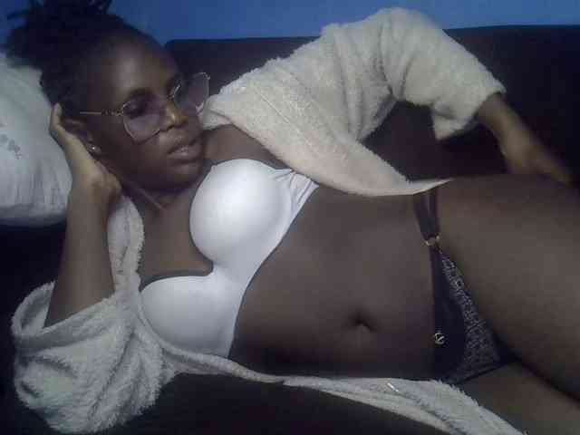 Hot-sexy-bitch webcam