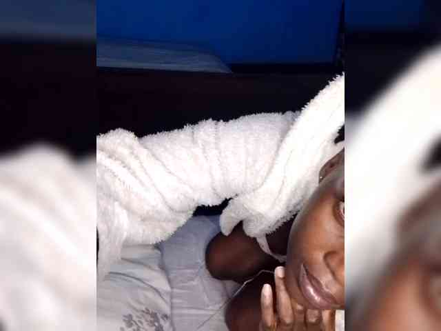 Hot-sexy-bitch webcam