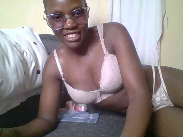 Hot-sexy-bitch webcam