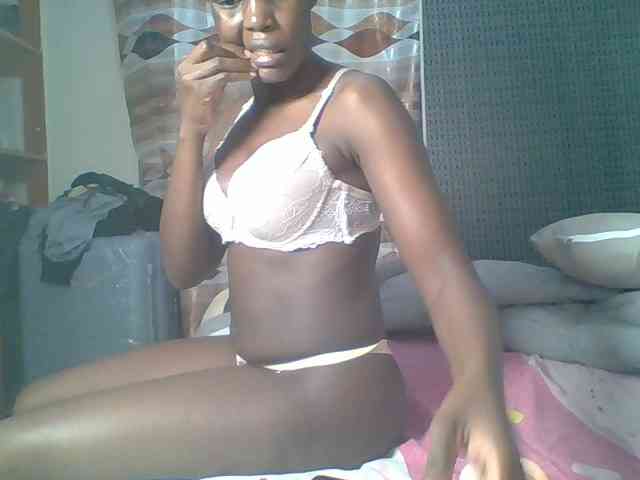 Hot-sexy-bitch webcam