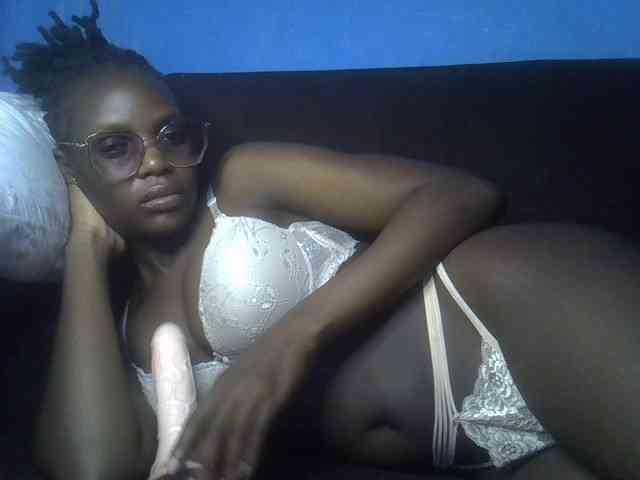 Hot-sexy-bitch webcam