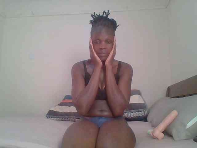 Hot-sexy-bitch webcam