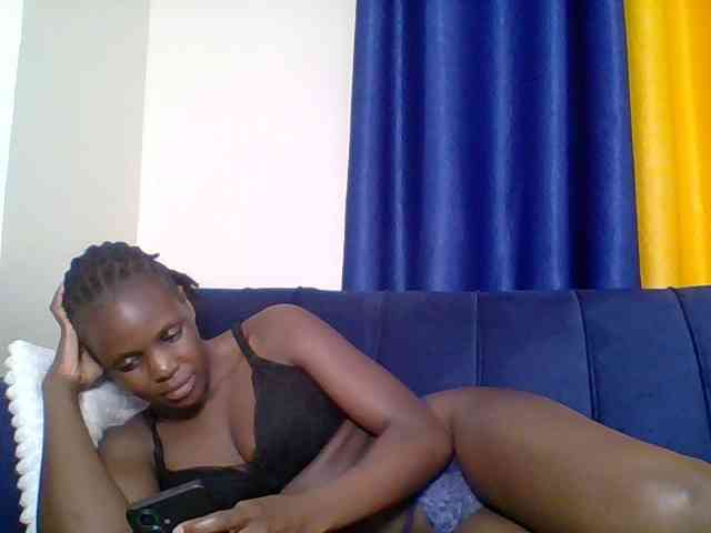 Hot-sexy-bitch webcam