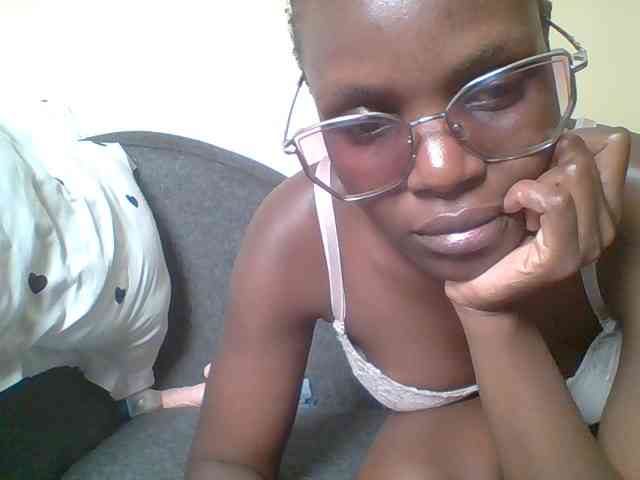 Hot-sexy-bitch webcam