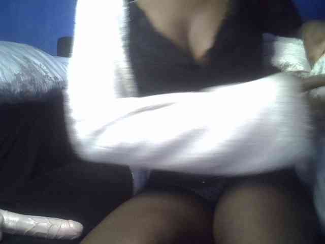 Hot-sexy-bitch webcam