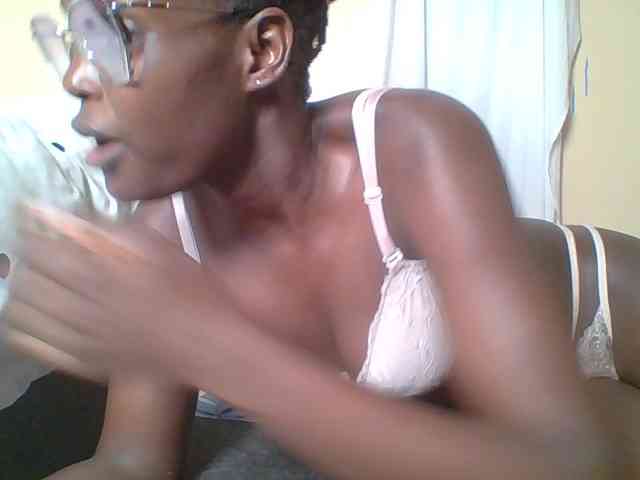 Hot-sexy-bitch webcam