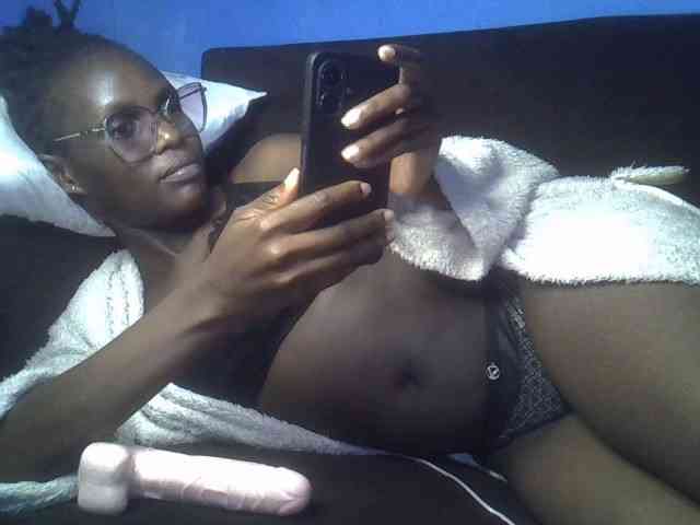 Hot-sexy-bitch webcam