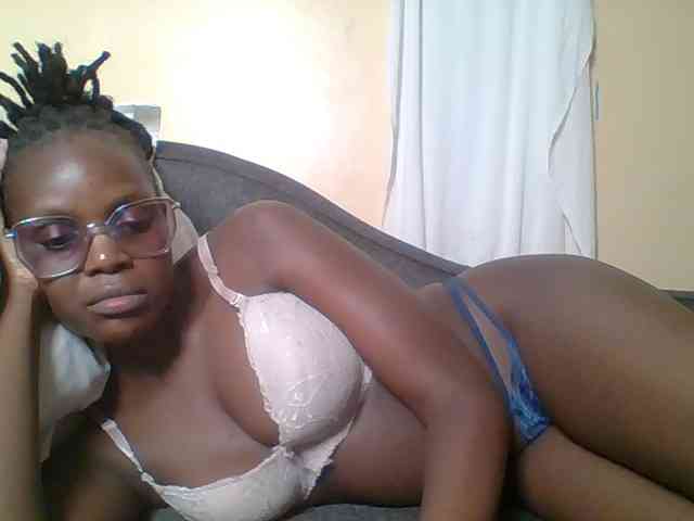 Hot-sexy-bitch webcam