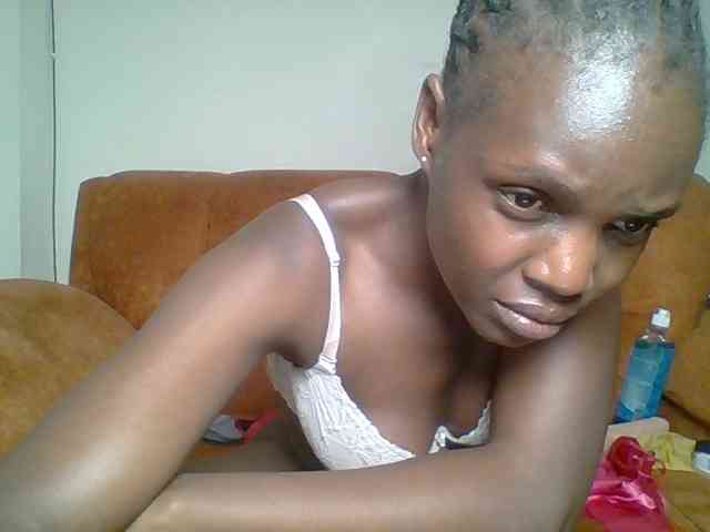 Hot-sexy-bitch webcam