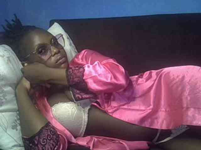 Hot-sexy-bitch webcam